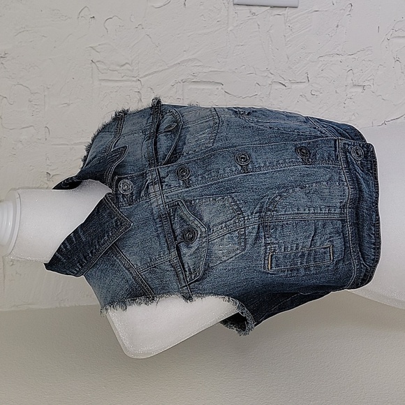 Candie’s Britney Spears Cropped Jean Vest Blue Distressed Denim Button Down Y2K - Picture 4 of 15